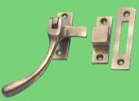 BROKEN WINDOW? REPLACE THEM WITH THESE LATCHES FOR WOODEN WINDOWS