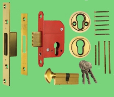 A BRITISH STANDARD EASY OPENING LOCK FROM INSIDE, AS IS REQUIRED FOR ALL FIRE DOORS, THAT CAN BE OPENED WITHOUT A KEY, FROM INSIDE